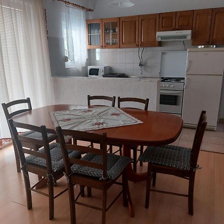 Apartman Nardi Vir Bagian luar foto