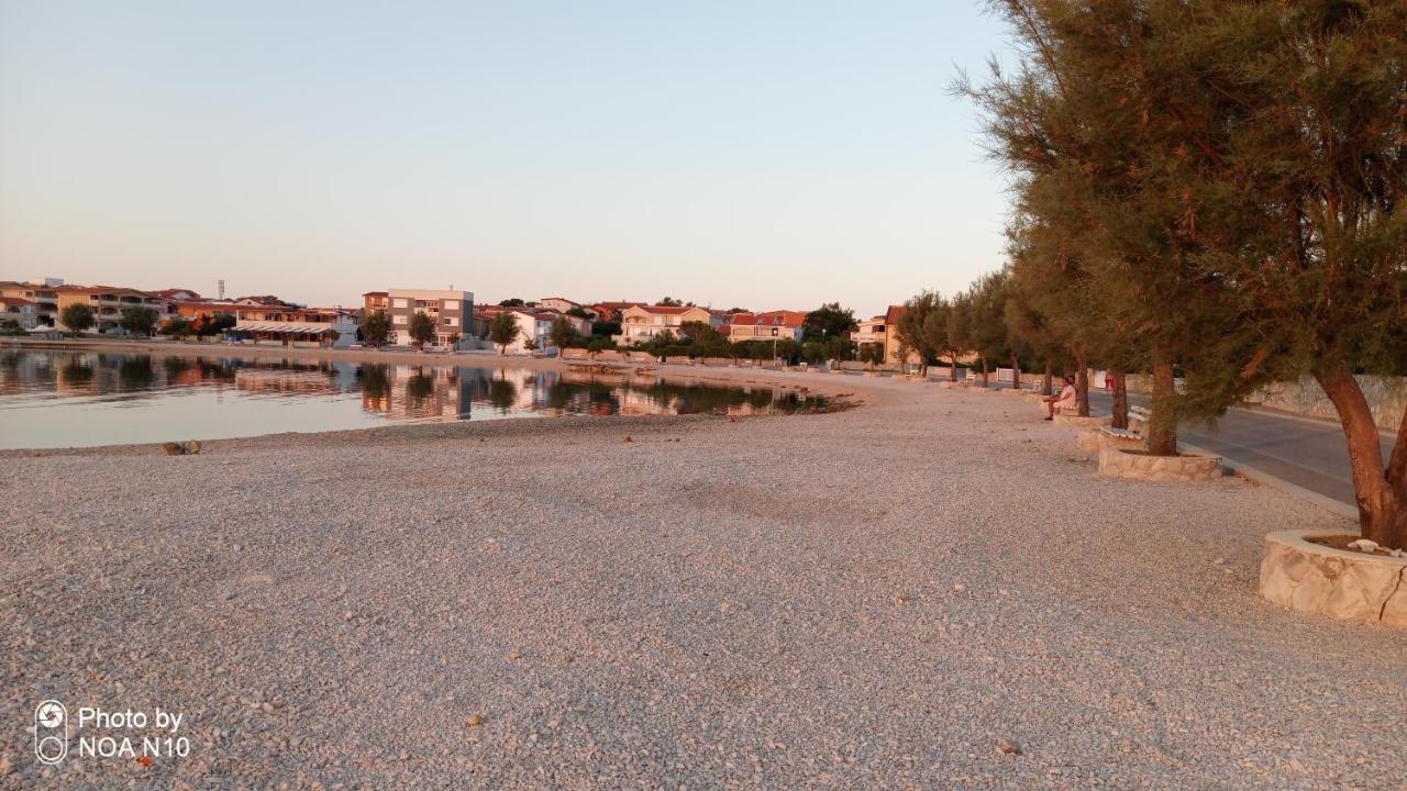 Apartman Nardi Vir Bagian luar foto