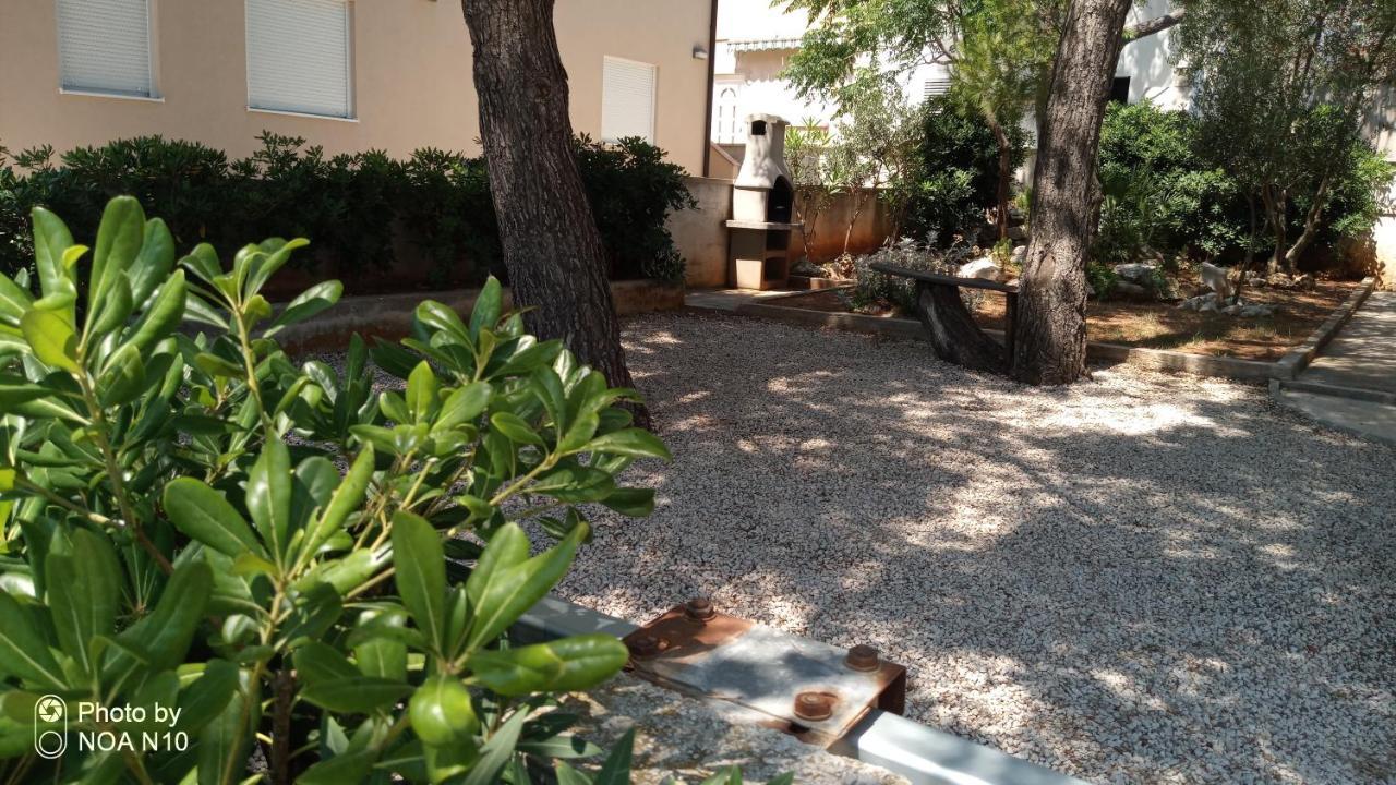 Apartman Nardi Vir Bagian luar foto