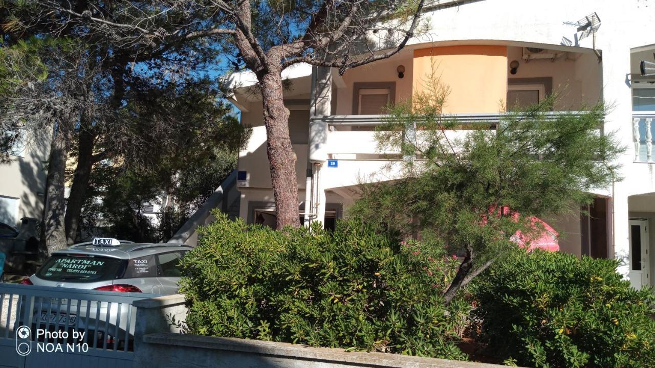 Apartman Nardi Vir Bagian luar foto
