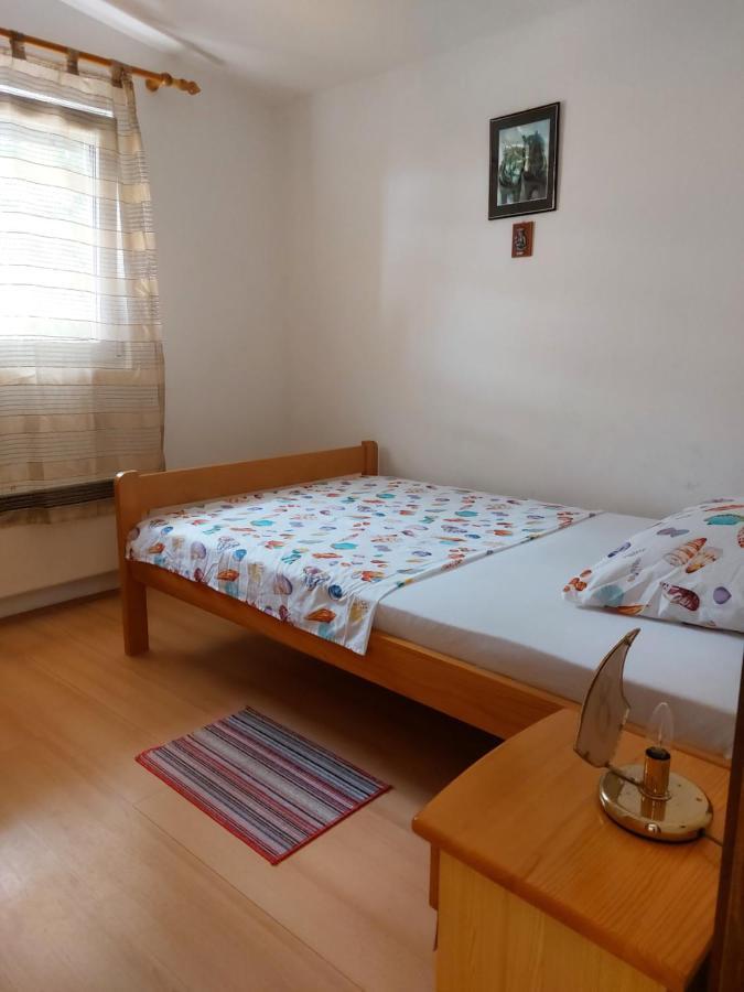 Apartman Nardi Vir Bagian luar foto